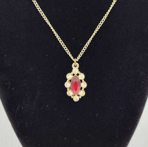 Jewelry - Vintage necklace